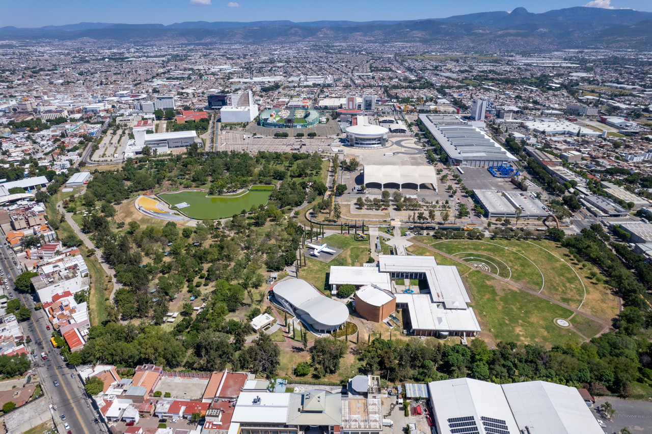 Explora en Distrito León MX