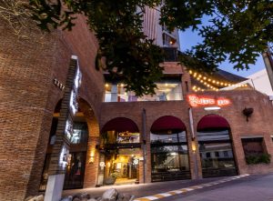 99295108 10158749803449497 2177994309691768832 n 300x221